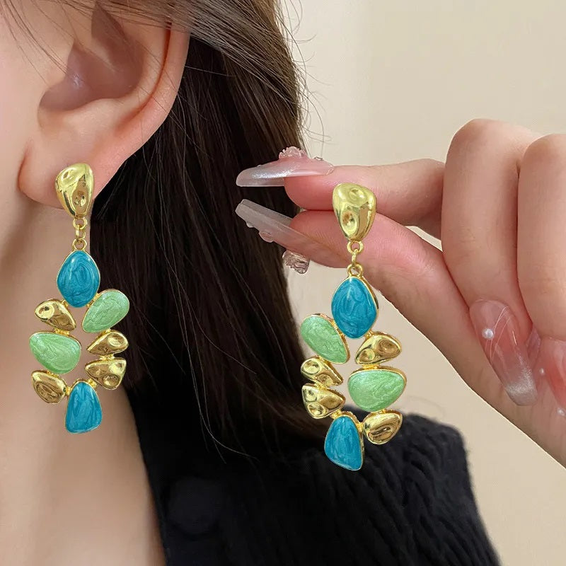 Retro Leaf Drop Earrings