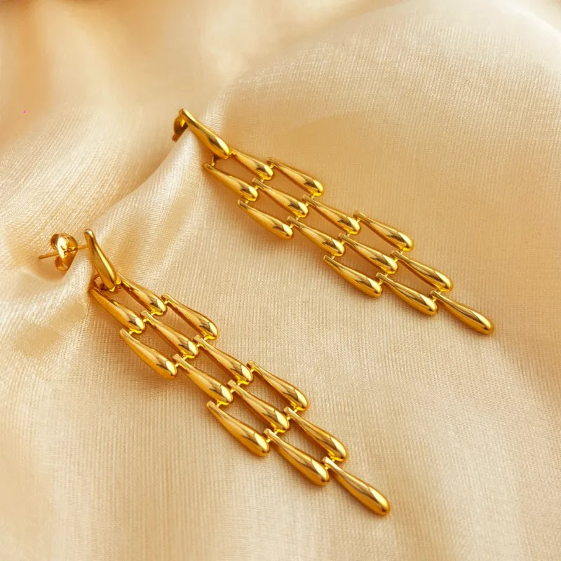 Elegant Gold Drop Earrings